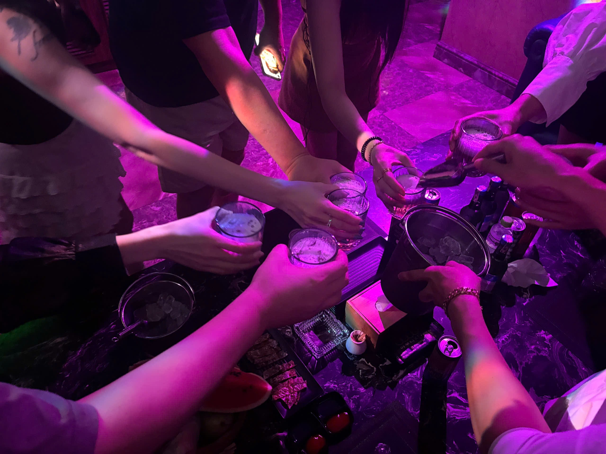 다낭 아우디 가라오케 밤문화 분위기